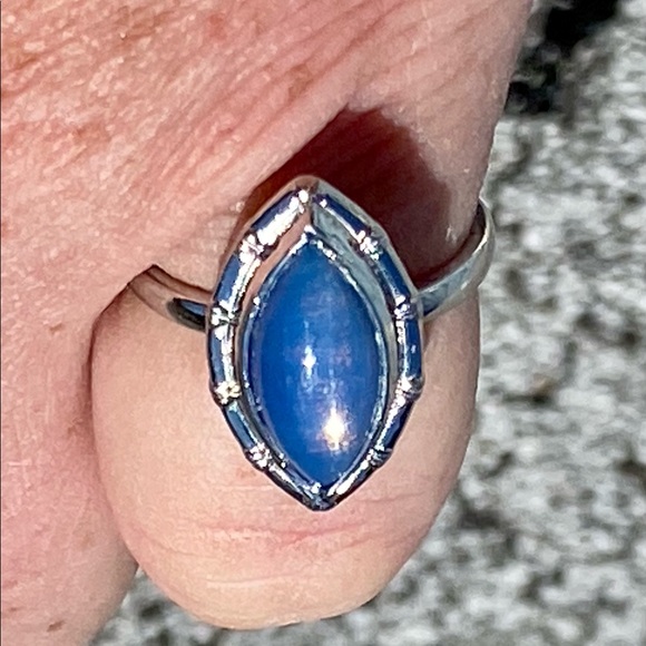 BEAUTIFUL CATS EYE SIMULATED RING - Picture 2 of 11